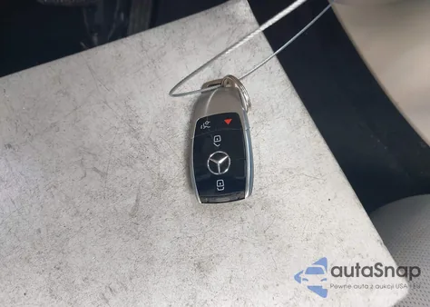 2017 Mercedes-Benz E 300 из США, поврежденный, VIN WDDZF4JB4HA258952